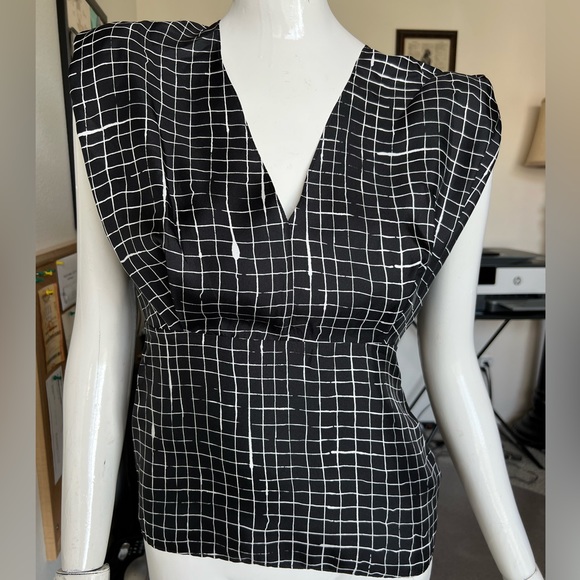 $295 THEORY “KIMONO PLEAT TOP”- NEW - Picture 3 of 12